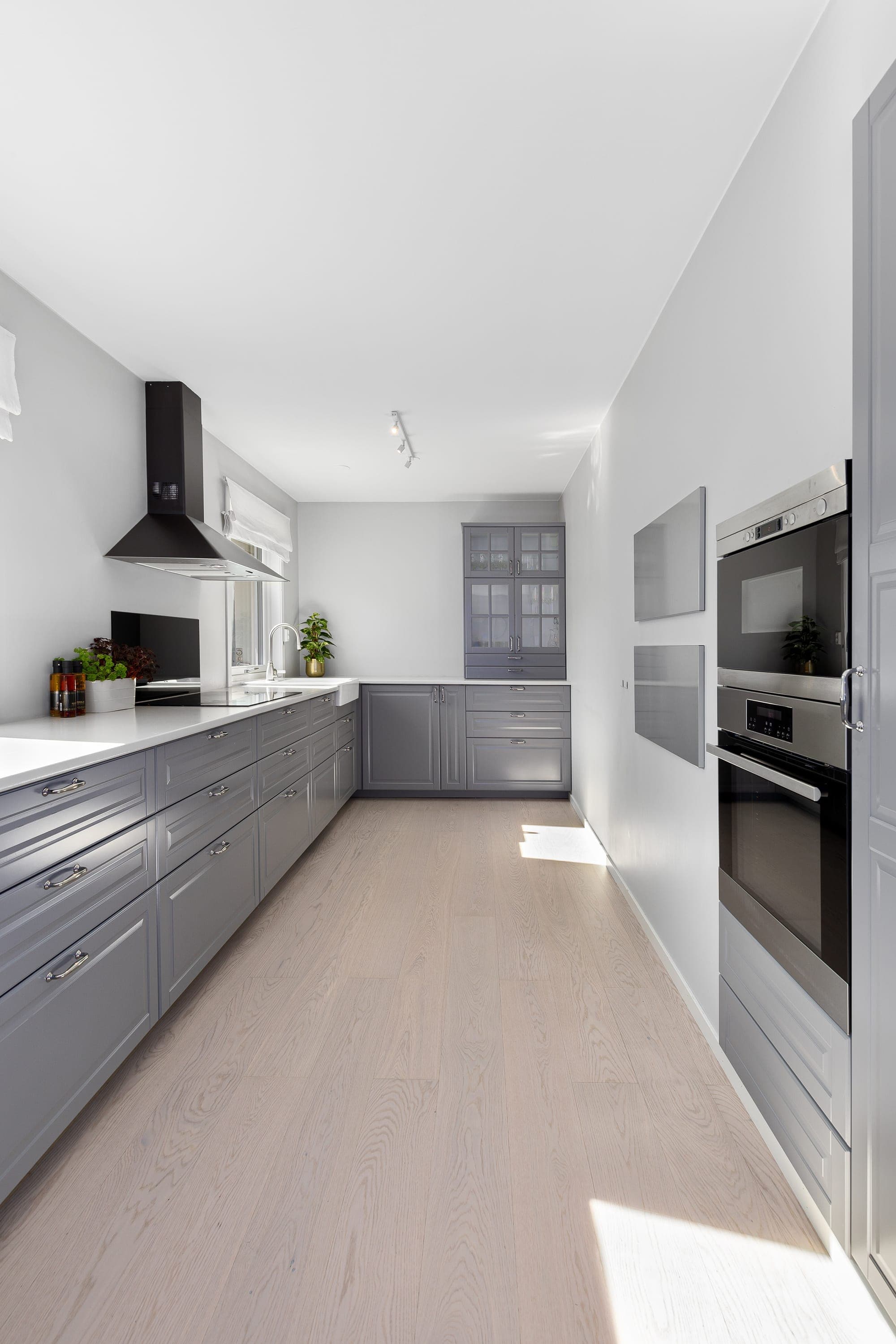 Painting & Decorating